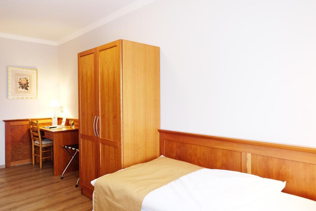 Hotel Mennicken Würselen Eksteriør billede