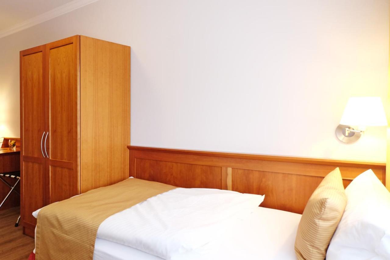 Hotel Mennicken Würselen Eksteriør billede