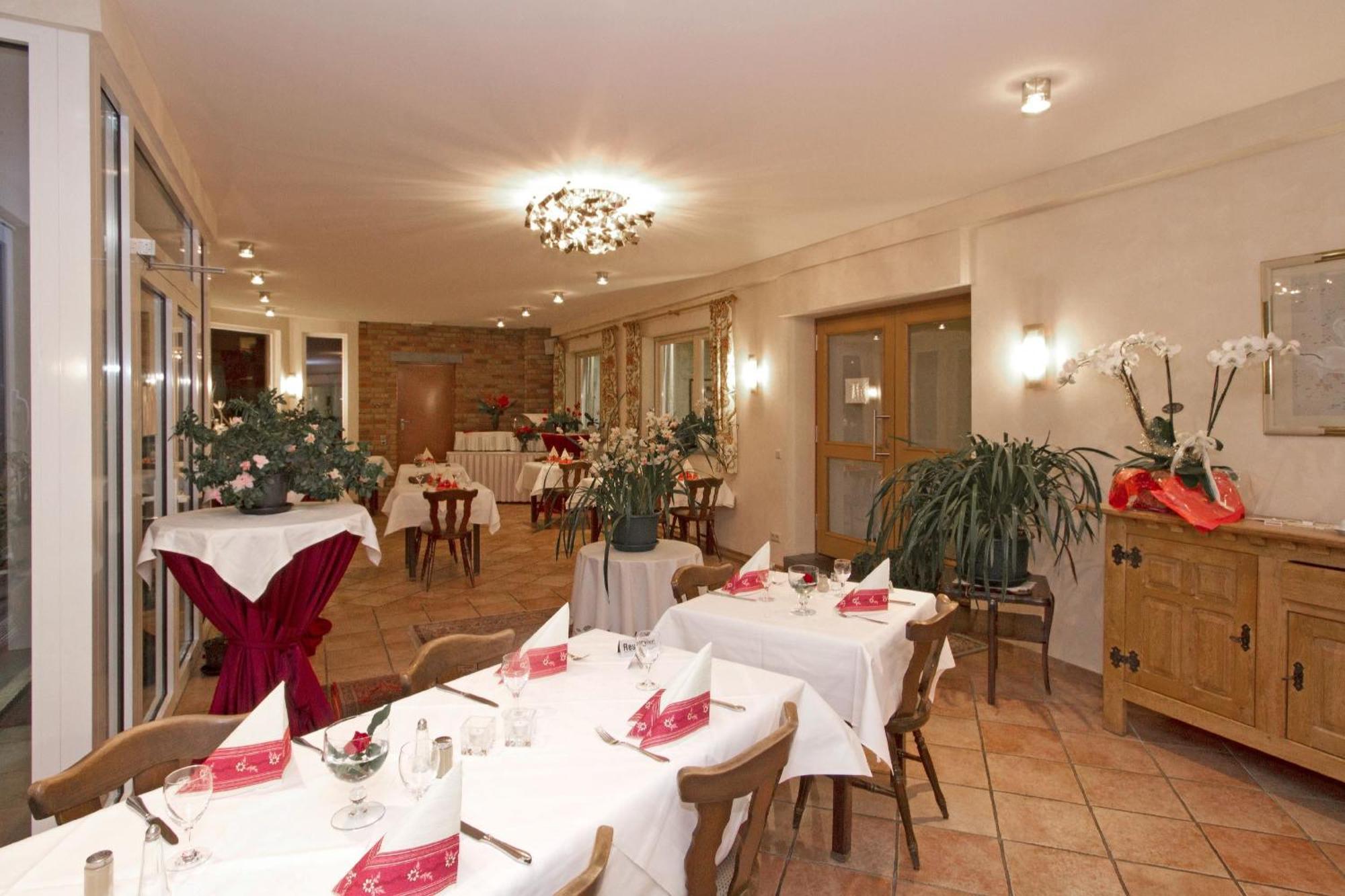 Hotel Mennicken Würselen Eksteriør billede